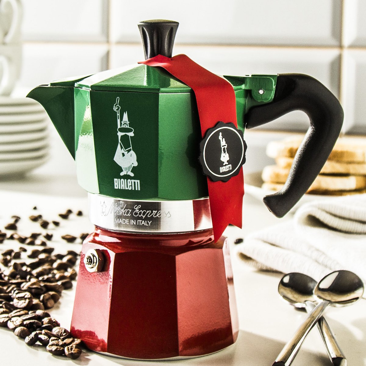 Bialetti Moka Express Tricolor Espresso Maker 5322 – Italian Stovetop Coffee Maker, Authentic Espresso Brewer, Durable Aluminium Coffee Maker